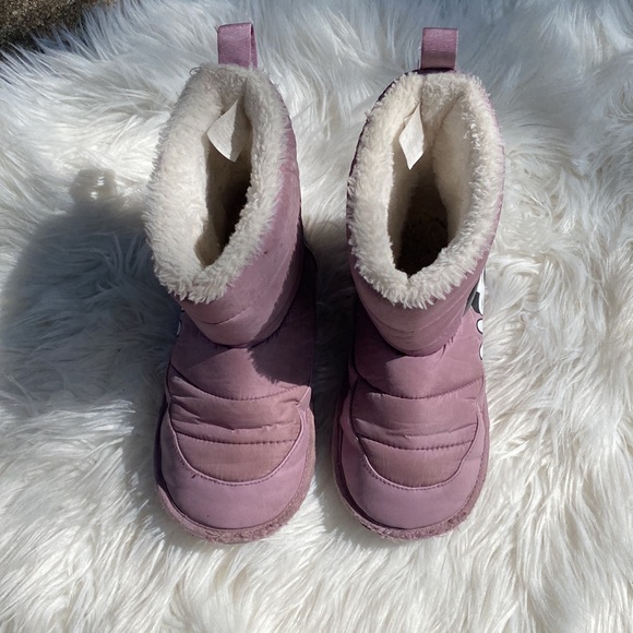 💕💜H&M Disney slip on boots 💕💜size 2-3 - Picture 3 of 9